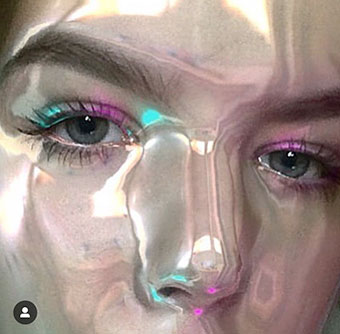 маска с блестяща кожа - къде да намерите в Instagram Stories